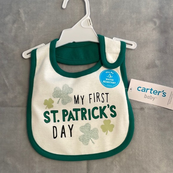 NWT St. Patrick’s Day Bib - Picture 1 of 3